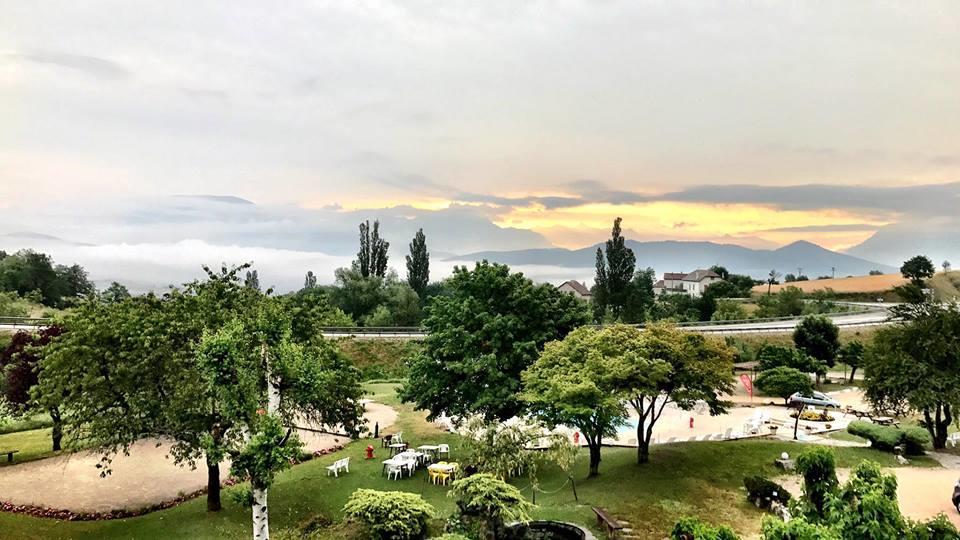 Hotel Restaurant Le Traineau Clelles المظهر الخارجي الصورة