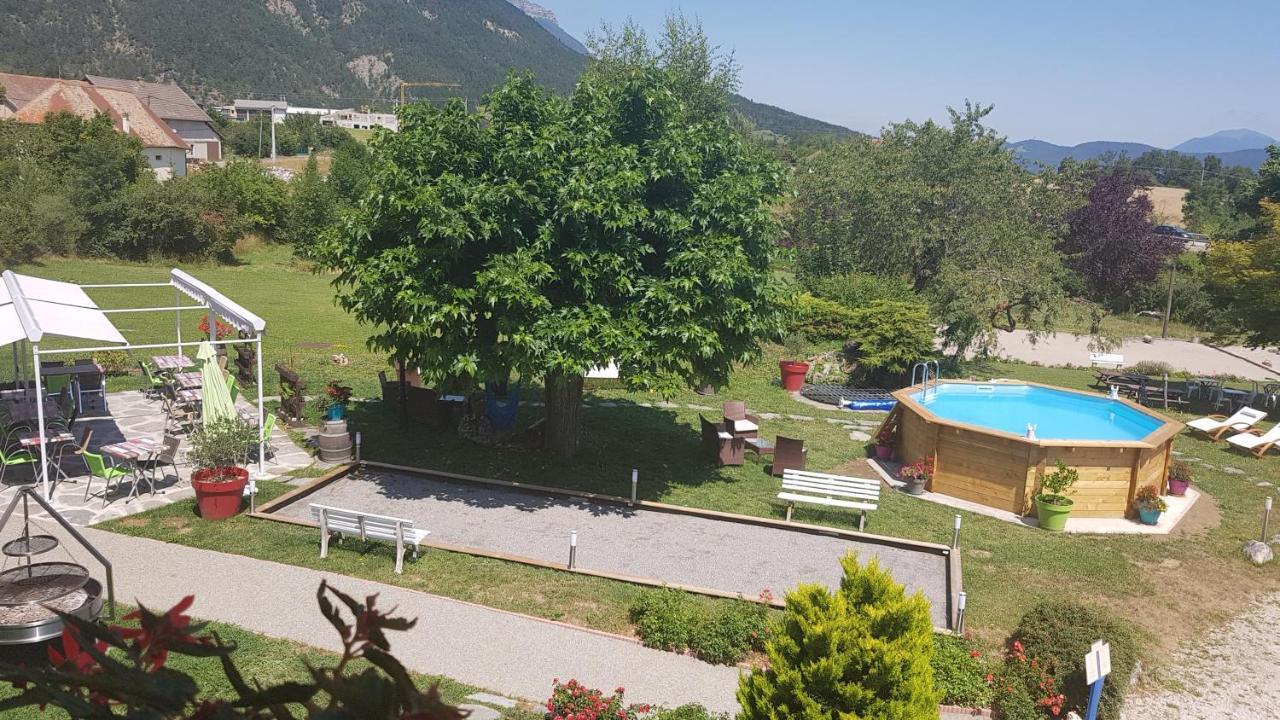 Hotel Restaurant Le Traineau Clelles المظهر الخارجي الصورة